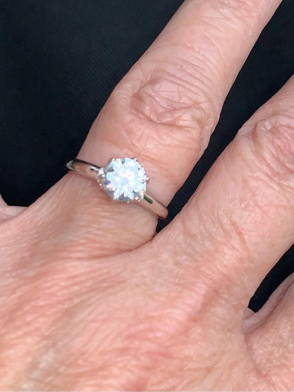 Gorgeous 1 ct moissanite diamond w/ beautiful accents 925 silver size 6 NEW $299